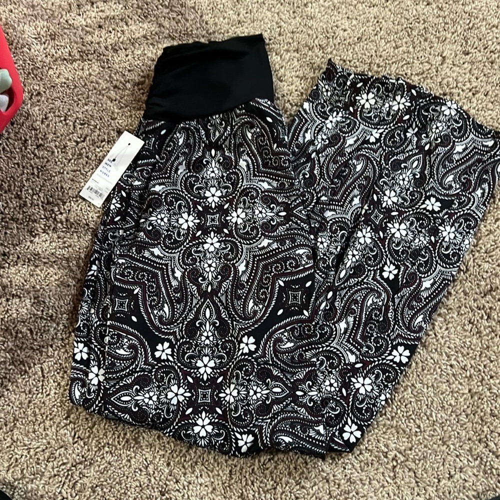 Apt 9 size small